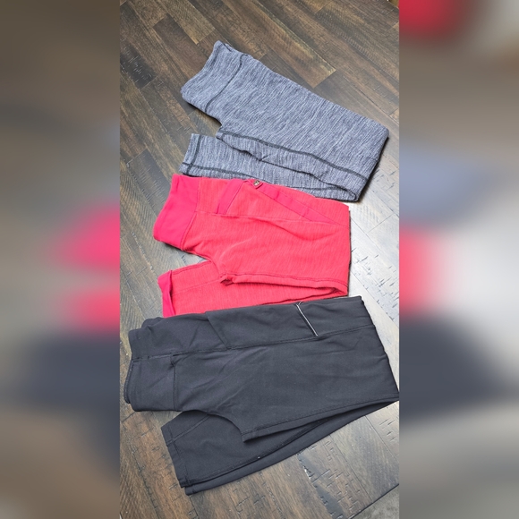 3 Pairs of Lululemon Leggings - Picture 9 of 9